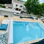 House With Pool Between Nimes And Montpellier *